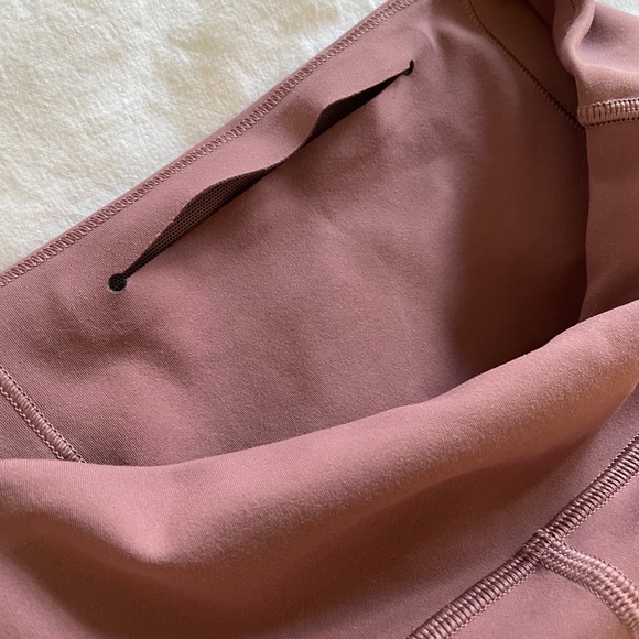 Lululemon In Movement Tight 25" *Everlux in Red Dust Size 4 - Picture 3 of 3